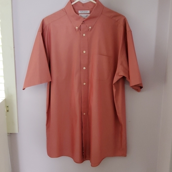 Roundtree & Yorke Other - Roundtree and  Yorke  Men's  Short Sleeve Shirt